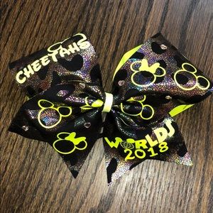 Neon CA Cheetahs worlds showoffs bow